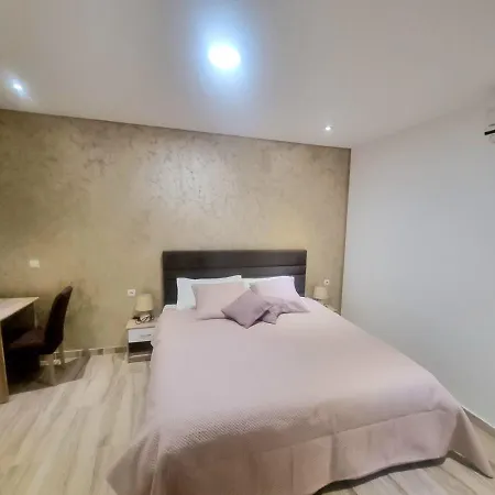 Luxury Oasis 마카르스카