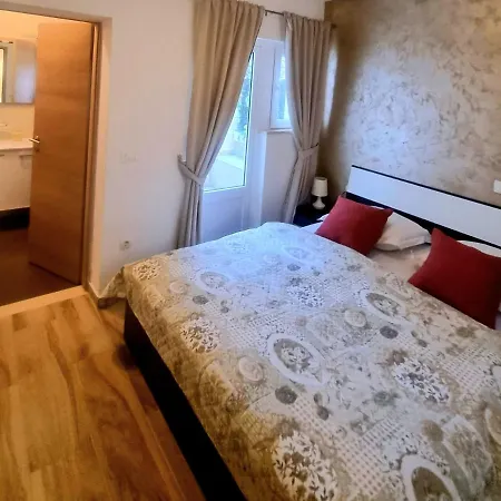 Luxury Oasis 아파트 마카르스카