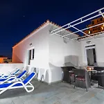 Luxury Oasis شقة *